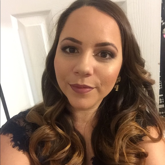 Meet your Posher, Danielle - Picture 1 of 1